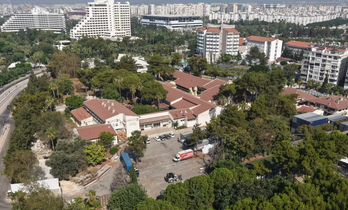 Antalya Arkeoloji Müzesi Eserleri Taşınmaya Başladı