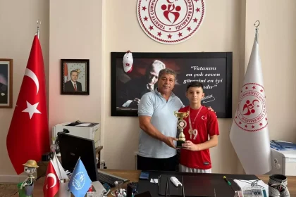 Kumlucalı Çınar Büyükkuşçular Judo Türkiye Şampiyonu Oldu