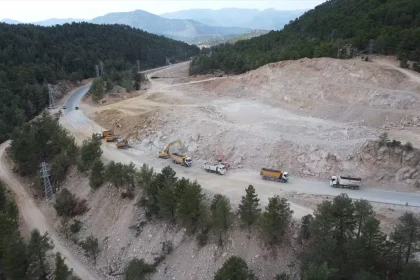 Antalya-Konya Kara Yolunda Trafik Kesintisi