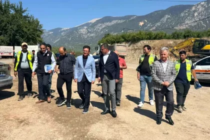 Elmalı-Finike Bölünmüş Yol Çalışmaları Devam Ediyor