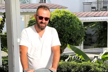 Trabzonsporlu Eski Futbolcunun Oğlu Silahlı Saldırı Sonucu Hayatını Kaybetti