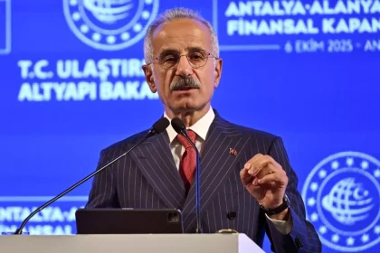 Bakan Uraloğlu müjdeyi verdi! 4 saatlik yol 36 dakikaya inecek