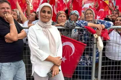 CHP Aksu Kadın Kolları Başkanı Menzil Çakmak İstifa Etti;