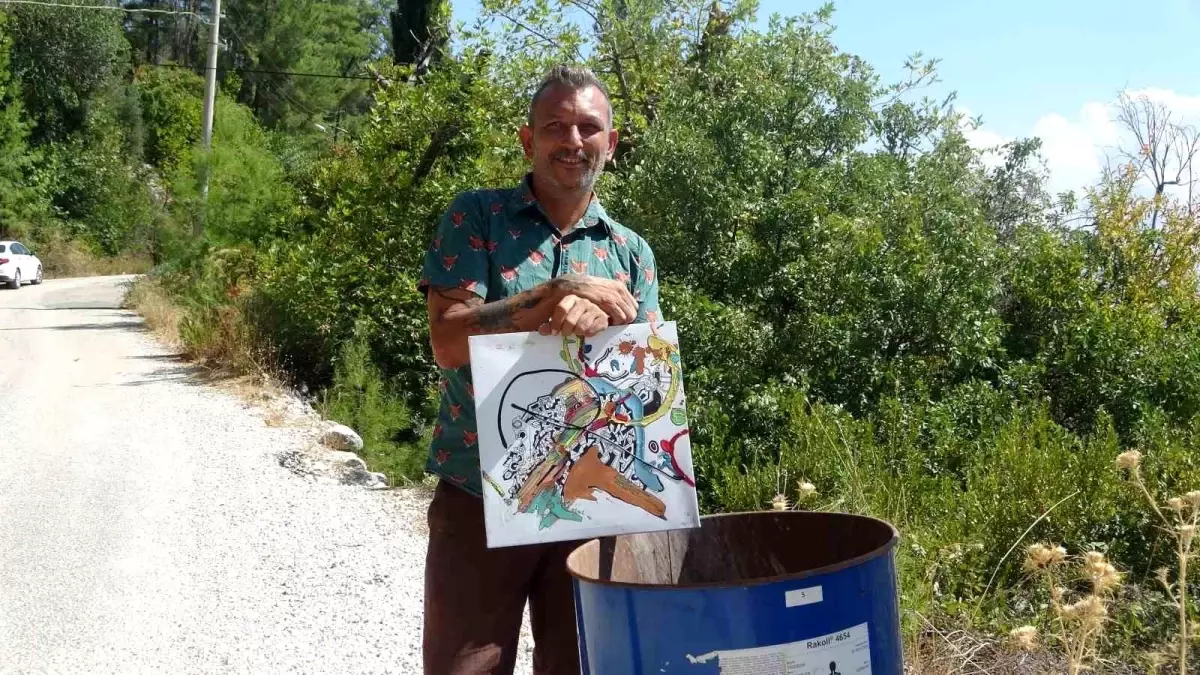 Ressam Efe Işıldaksoy, 11 Yılda 2 Bin 175 Tablosunu Çöpe Attı