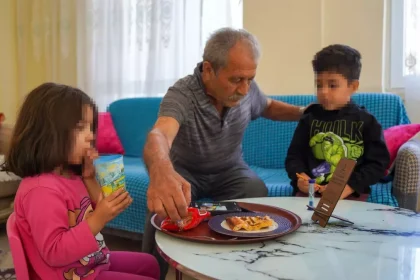 Kadri Övüş, Torunlarıyla Birlikte Çaresizlik İçinde
