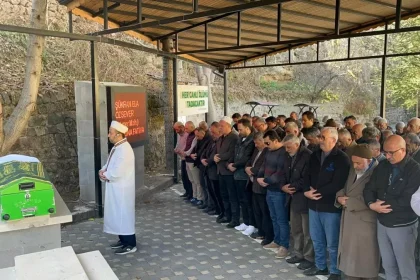 Mezuniyet Fotoğrafı Sonrası Kaza: Lise Öğrencisi Hayatını Kaybetti