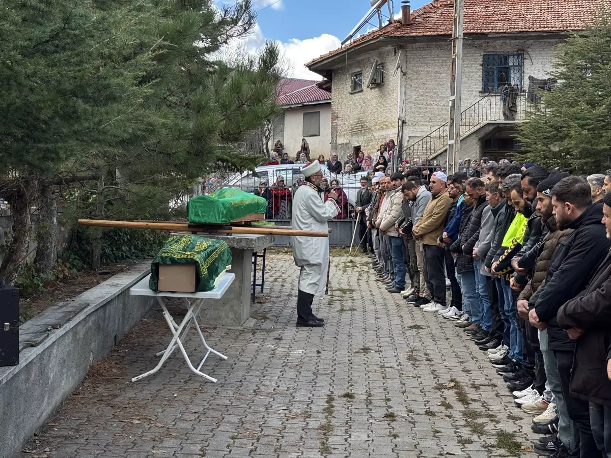 Polis Memurunun Ailesine Yönelik Cinayet: Cenazeler Çankırı