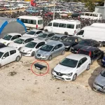 3 yıldır çürümeye terk edilen araçların arasında bekliyor: Taşındığımız her yere götürüyoruz