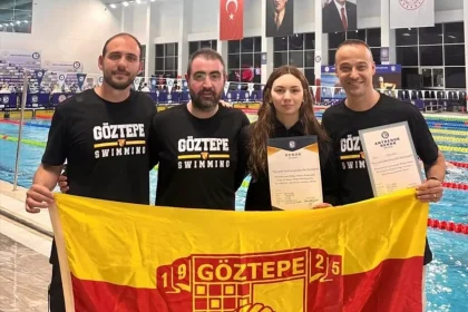 Milli yüzücü Derin Akar, Antalya
