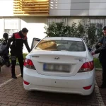 Ağabeyi ile diğer ağabeyinin eşini otomobilde görünce kurşun yağdırdı