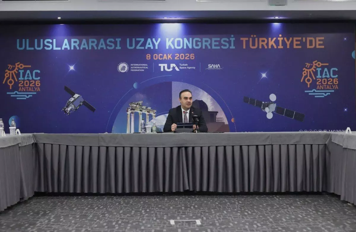 Bakan Kacır: Dünyanın en büyük uzay etkinliğine Antalya