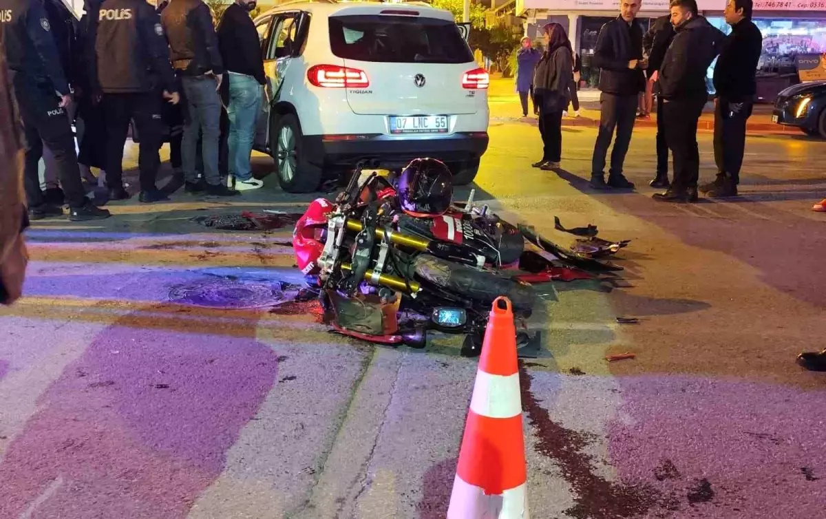 Kaskını kız arkadaşına verdiği feci kazada hayatını kaybetti