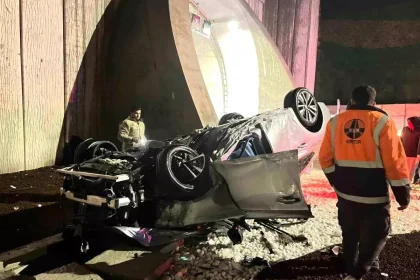 Kontrolden çıkan otomobil tünel girişinde takla attı: 1 yaralı