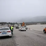 Antalya-Fethiye kara yolunda su baskını nedeniyle ulaşım kontrollü sağlanıyor
