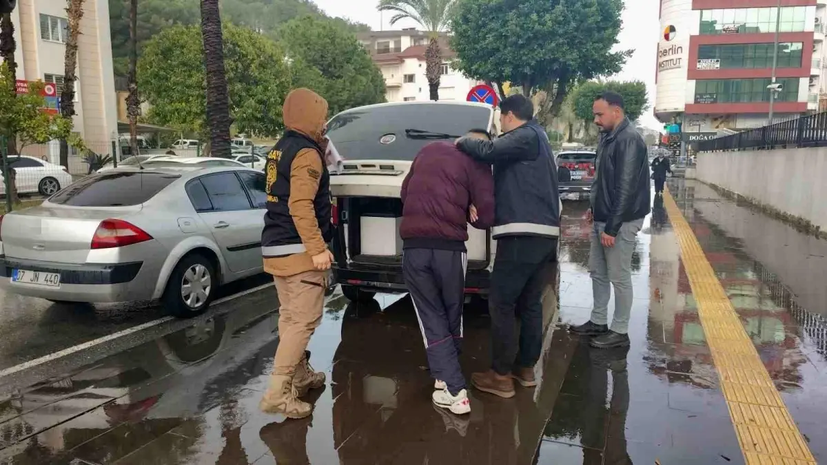 Özbek kadınları fuhuşa zorlayan 2 kişi tutuklandı