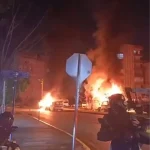 Tartıştığı kız arkadaşı ile annesinin araçlarını kundakladı; olay anı kamerada
