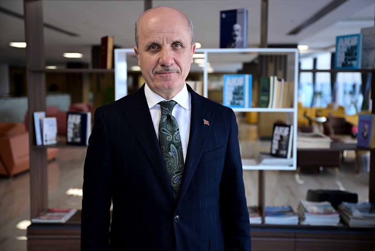 YÖK Başkanı Özvar, üniversitenin 3 yılda bitirilebilmesine ilişkin uygulamayı değerlendirdi Açıklaması