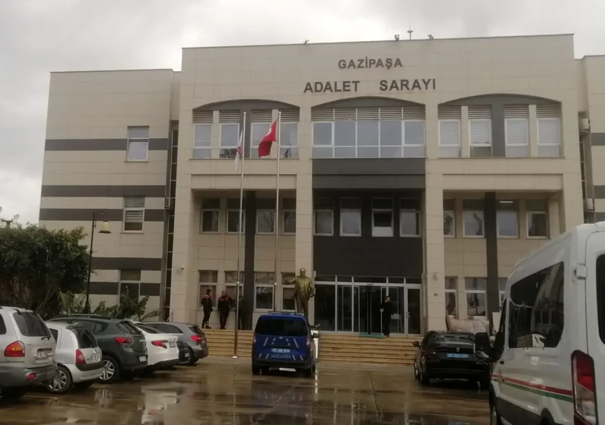 Yol kenarında cesedi bulunan kadının eşi gözaltında