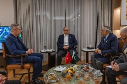 Dışişleri Bakanı Fidan, Pakistan Başbakanı Şerif ile Antalya
