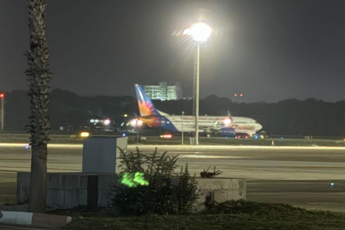 Pilot istifra etti, uçak Antalya Havalimanı