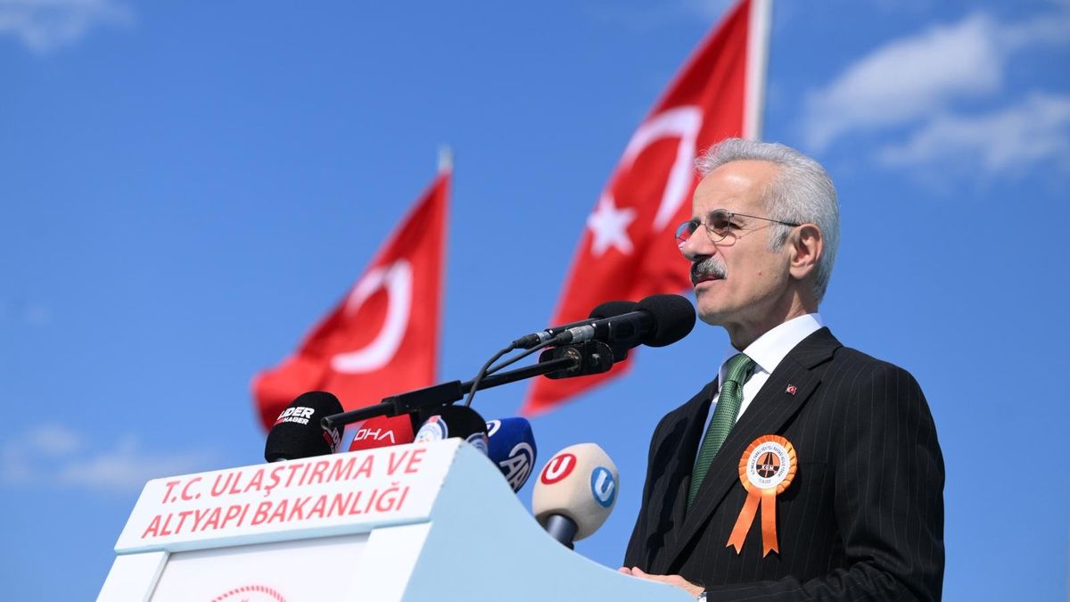 Bakan Uraloğlu: Antalya-Alanya Otoyolu Projesi