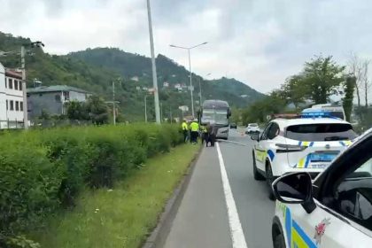 Karşı şeride savrulan otobüs faciayı kıl payı atlattı