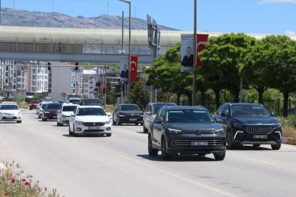 Afyonkarahisar-Antalya karayolunda bayram dönüşü hareketliliği yaşanıyor