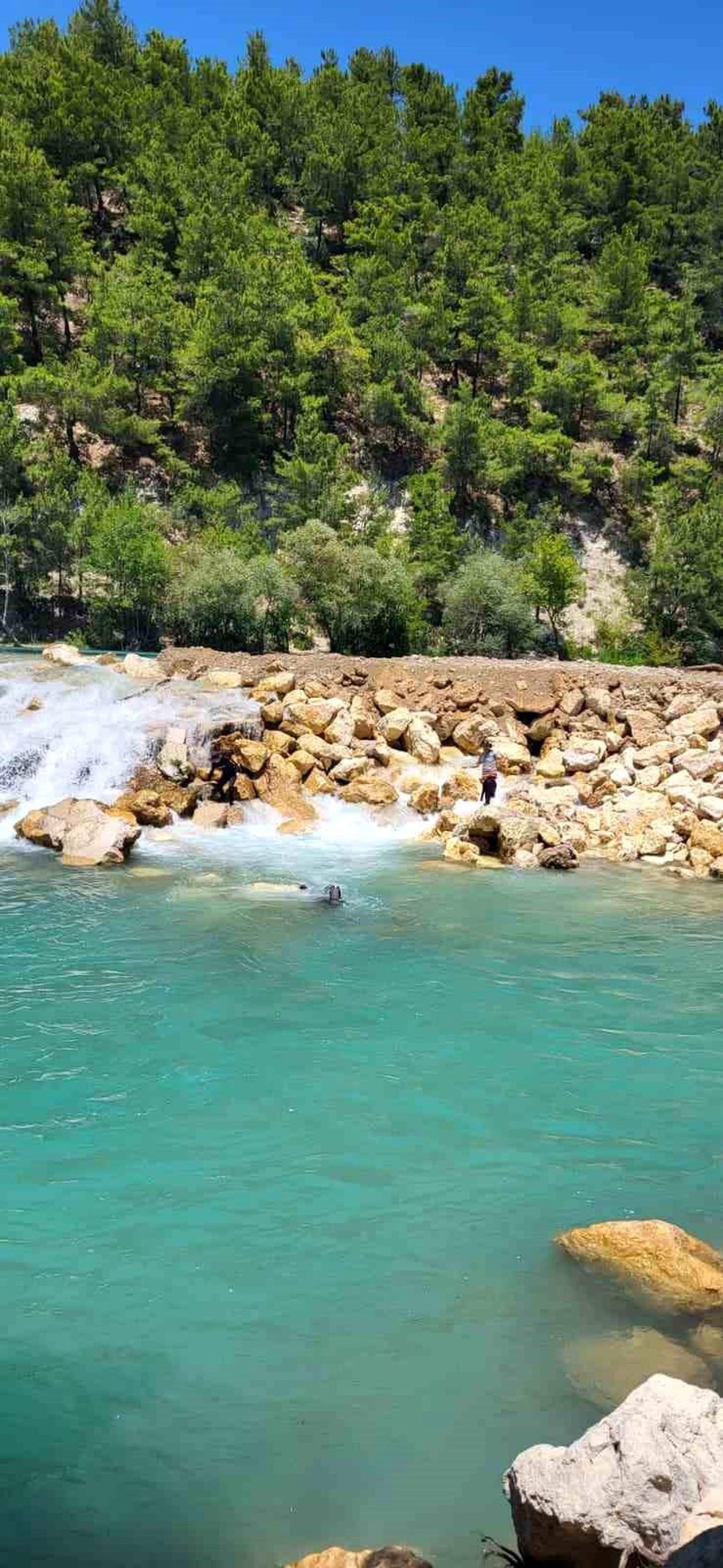Alara çayında kaybolan genç için arama çalışmaları 16