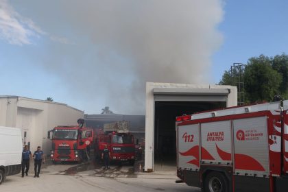 Araç tamir ve bakım servisinde yangın