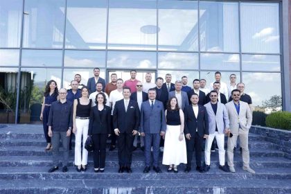 Genç iş dünyasında örnek iş birliği