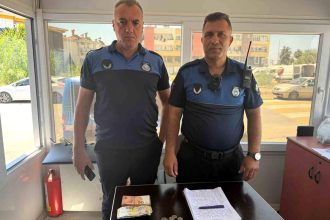 Pazarda sahte döviz ve altınlarla alışveriş yapmaya çalıştı, esnaf ve zabıtanın dikkatiyle yakalandı