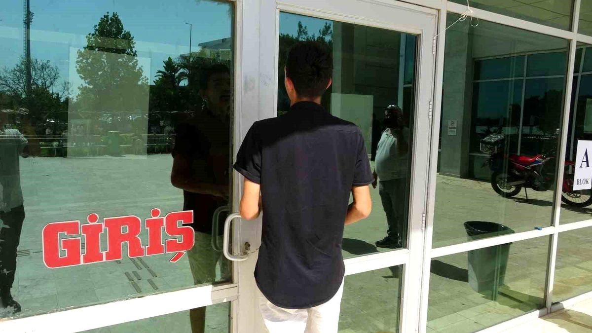 Sınavı saniyelerle kaçırdı, denemedik kapı bırakmadı
