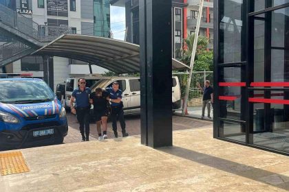Devlete ve polise hakaret eden yabancı uyruklu şüpheli adliyeye sevk edildi