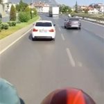 İtfaiyeye yol vermeyen sürücüye ceza uygulandı, otomobili trafikten menedildi