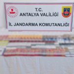 Kemer’de çok sayıda kaçak ürün ele geçirildi