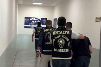 Kuyumculara sahte altın diş satan şüphelilere, polisten