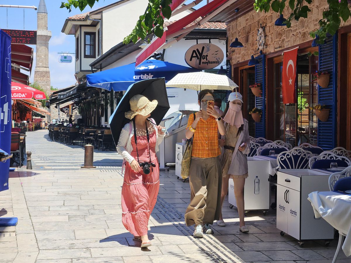 Uzak Doğulu turistlerden