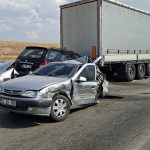 Anız yangını nedeniyle görüş mesafesi düştü; 13 araç birbirine girdi
