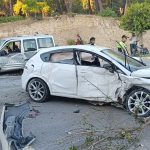 Karşı şeride geçen otomobil ortalığı savaş alanına çevirdi: 4 yaralı