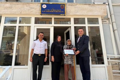 Simitçi çiftten jandarmaya anlamlı bağış