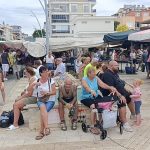 Manavgat semt pazarına turist akını esnafın yüzünü güldürdü