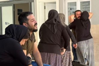 Ölümüne sebep olduğu bebeğinin cenazesini gözyaşları içinde teslim aldı