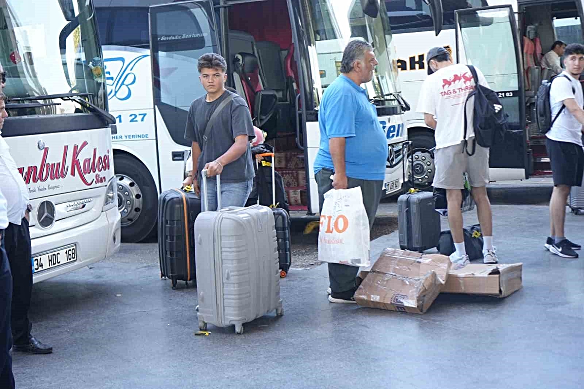 Üniversite için Antalya’ya geldiler, yurtlarına kadar eşlik edildi